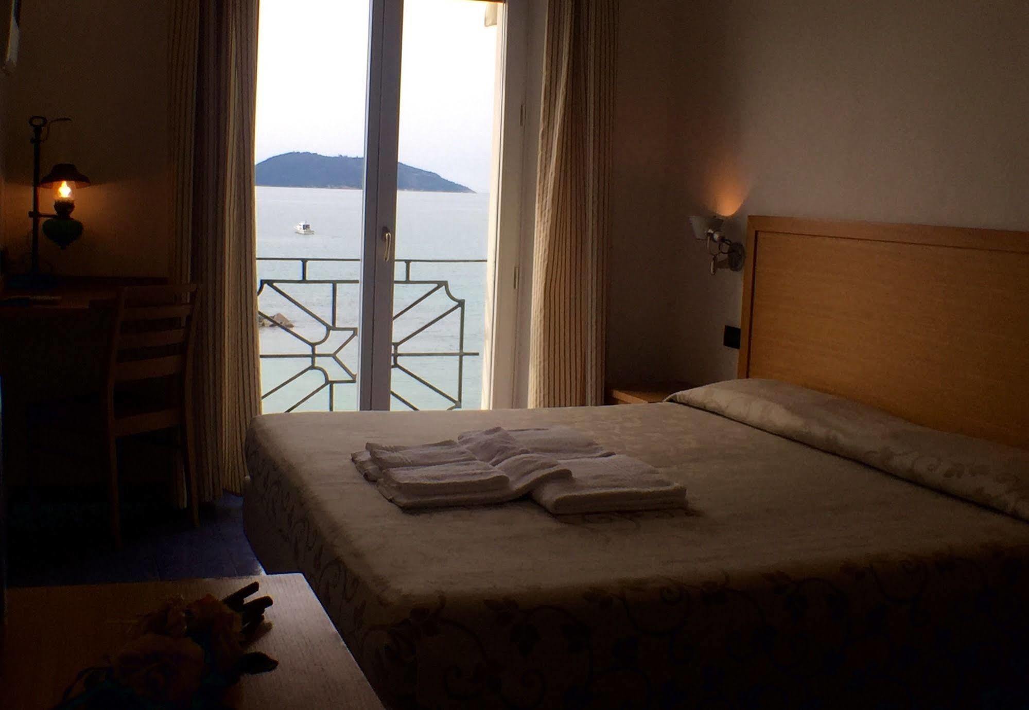 Hotel Venere Azzurra Lerici Buitenkant foto