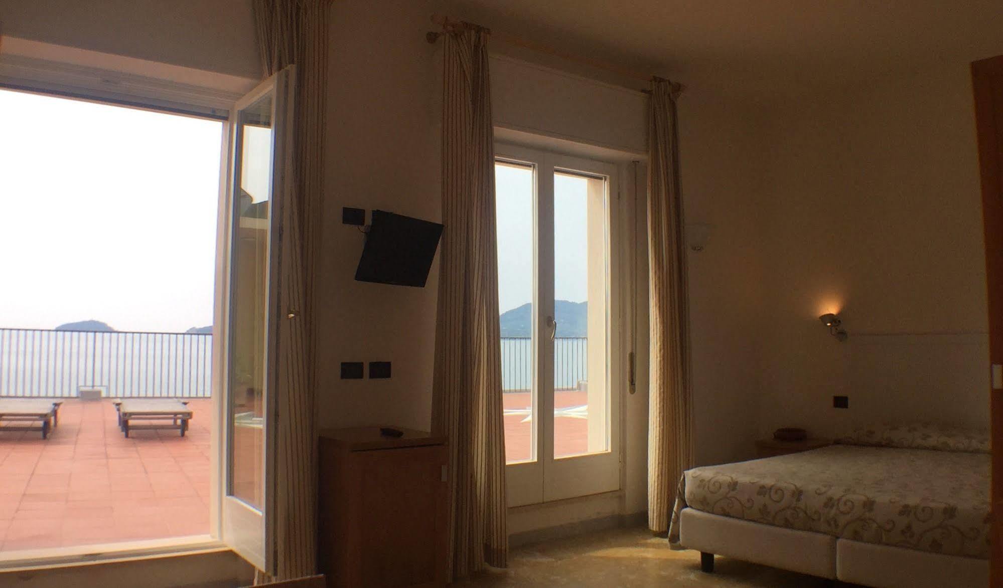 Hotel Venere Azzurra Lerici Buitenkant foto